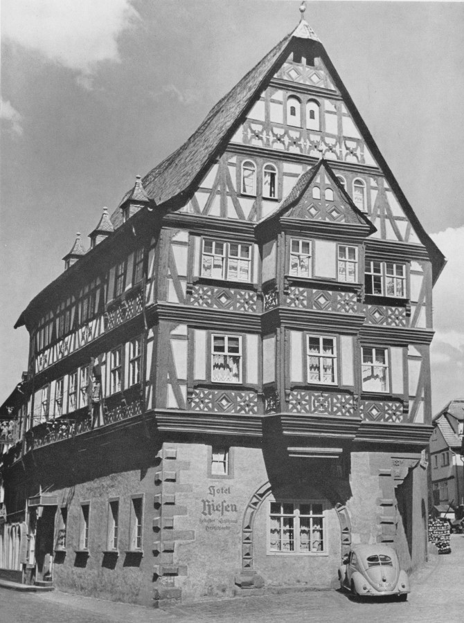 Miltenberg Hauptstrasse 97, "Gasthaus zum Riesen"