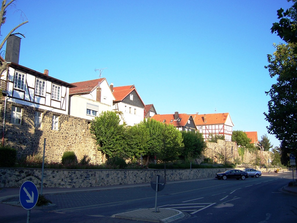 Stadtmauer 1
